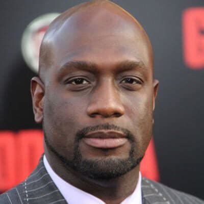 richard t. jones|Richard T. Jones Bio, Wiki, Age, Family, Wife, The。